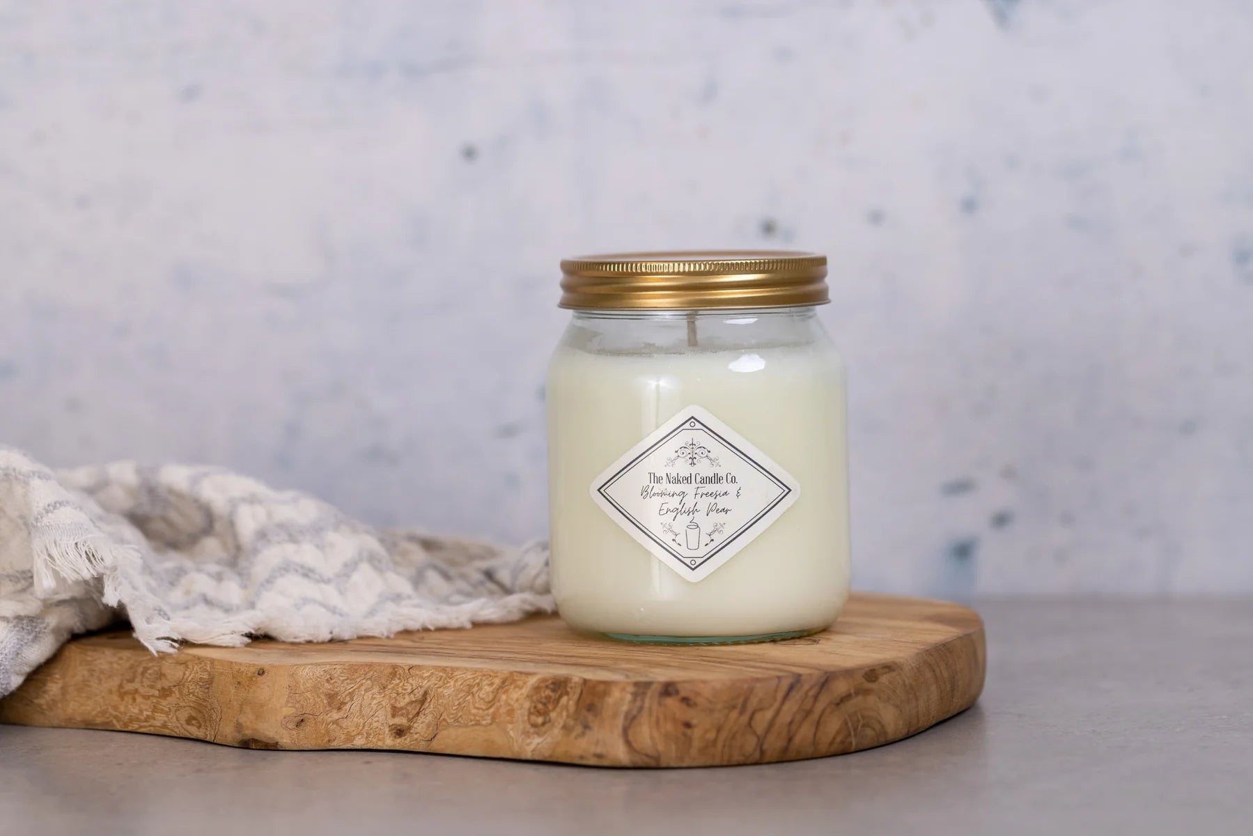 Blooming Freesia & English Pear Naked Candle